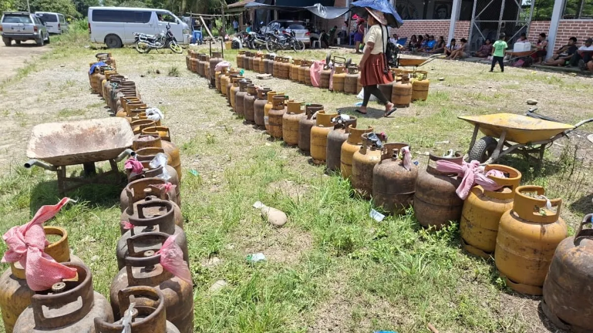 Alta demanda de gas genera largas filas en Chimoré y municipios del Trópico