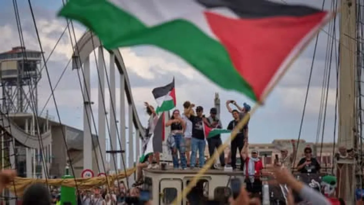 Israel intercepta flotilla que intentaba llevar ayuda humanitaria a Gaza.