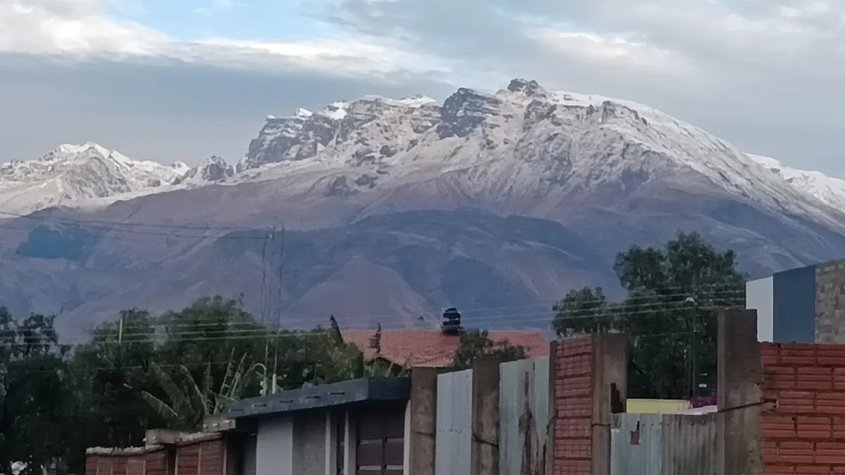 Nevada sorprende en la cordillera del Tunari y anuncia descenso de temperaturas en Cochabamba