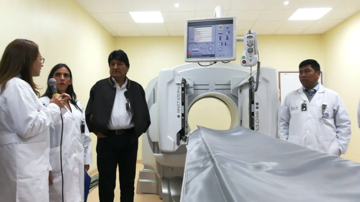 Evo Morales destaca que la salud debe ser un derecho, no un privilegio, y recuerda las grandes obras hospitalarias de su gestión