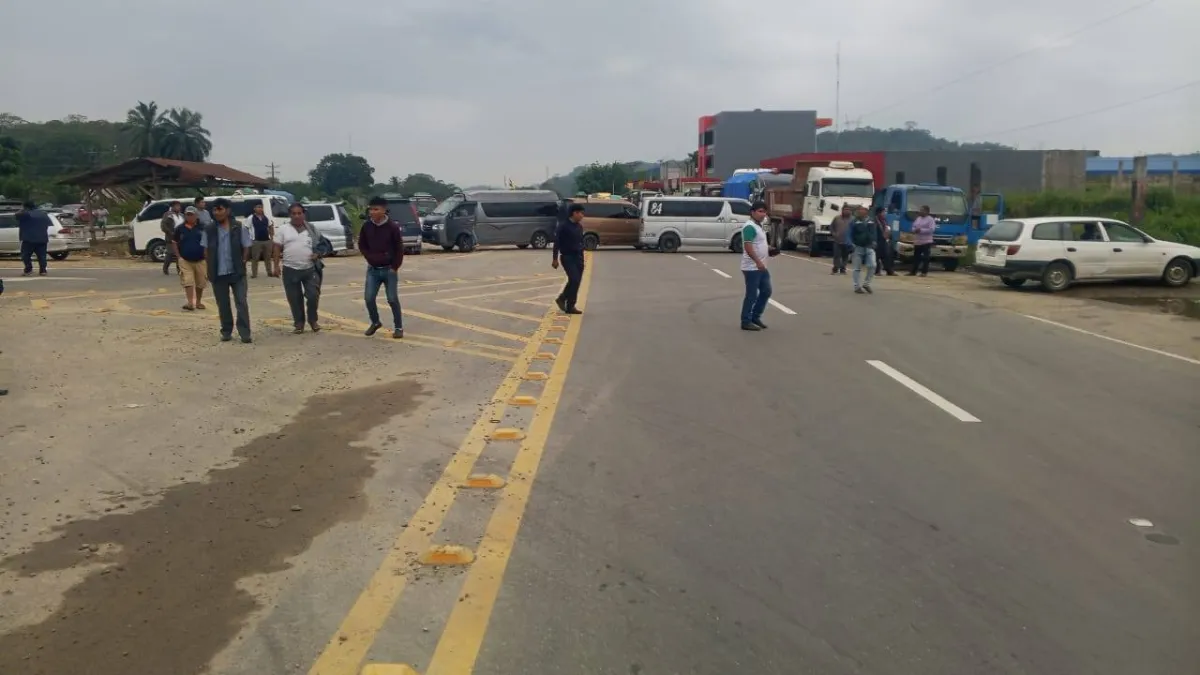 Transporte Libre paraliza Cochabamba por crisis de combustible