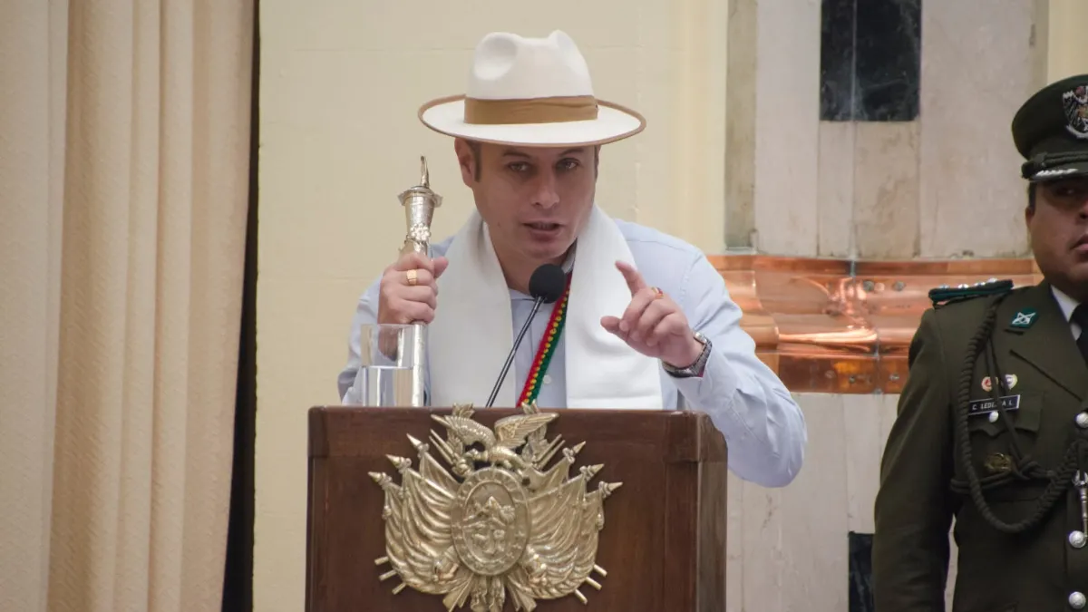 Lara llama a la unidad y convoca al presidente Paz a superar diferencias