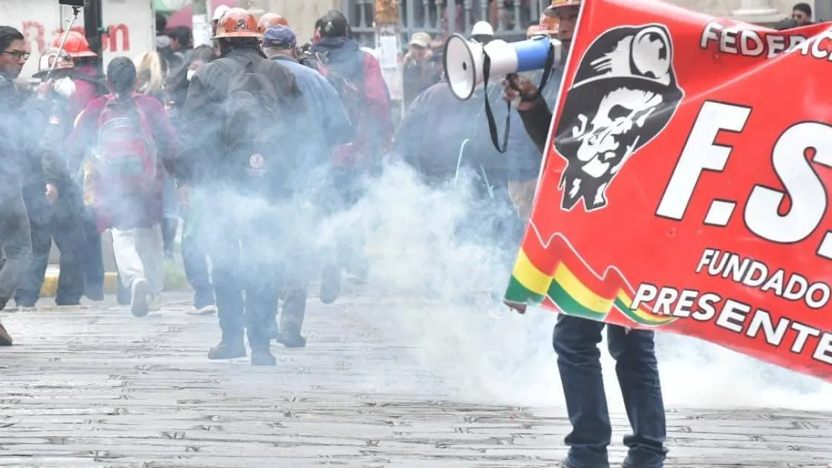 "¡Basta de balines! Mineros responsabilizan al Gobierno en día 9 de resistencia popular"