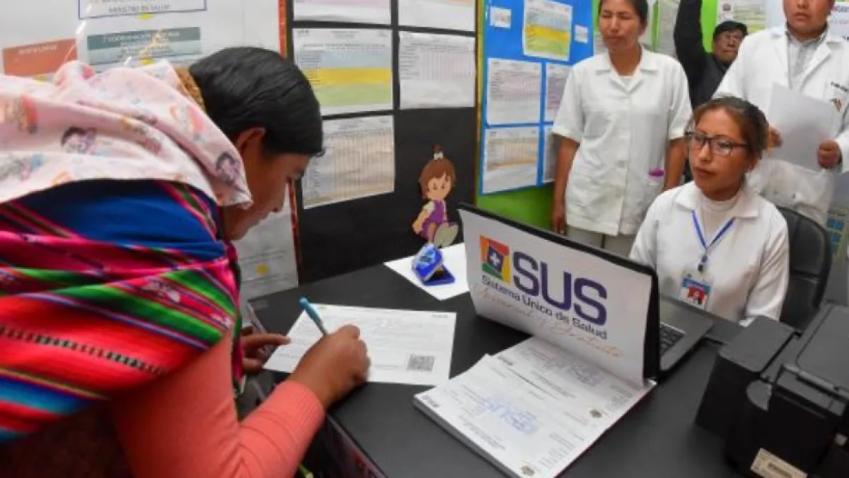 ¡SUS al borde del colapso! Villegas: Paz recorta 60% y privatiza salud para enriquecer empresarios