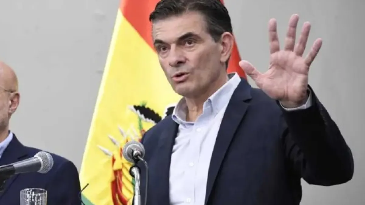 Arce acusa a Paz de encubrir drogas, armas, asesinato y fugas diplomáticas