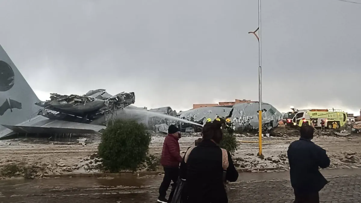 Avión tipo Hércules se accidenta en El Alto tras fallido despegue en medio de granizada; con  carga millonaria de dinero