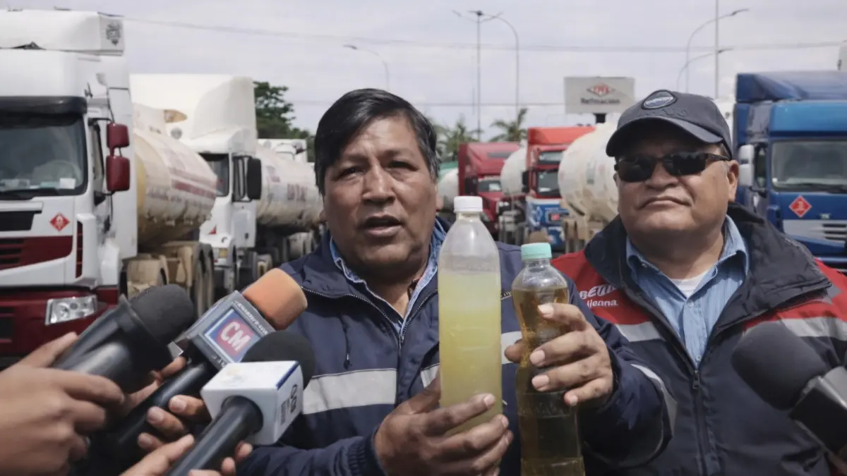 Transportistas denuncian combustible contaminado y 300 cisternas paradas hace más de 10 días en Senkata