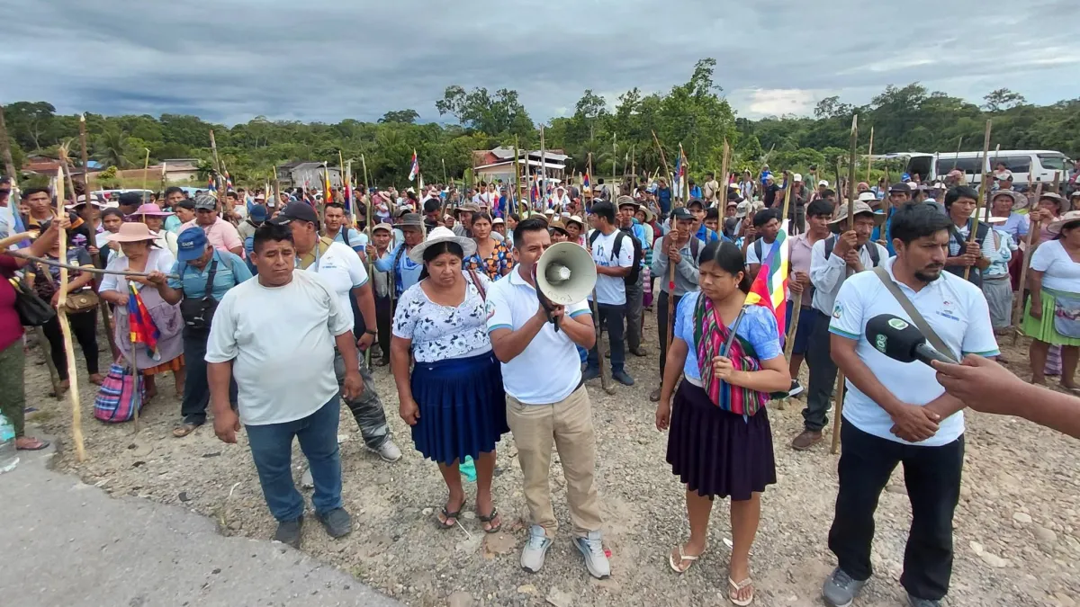 Seis Federaciones instalan vigilia en la carretera Cochabamba–Santa Cruz y advierten resguardo a Evo Morales