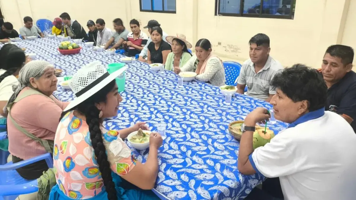 Dirigentes de la Central 4 de Abril visitan a Evo Morales y destacan su recuperación