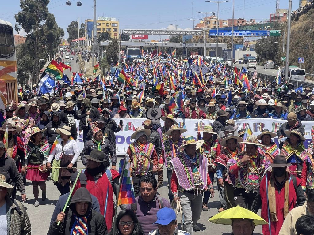 la-marcha-de-evo-morales-pasa-por-el-alto-foto-facebook-de-evo-_1947577797